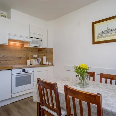Beautiful Jelena 1 Apartment *
